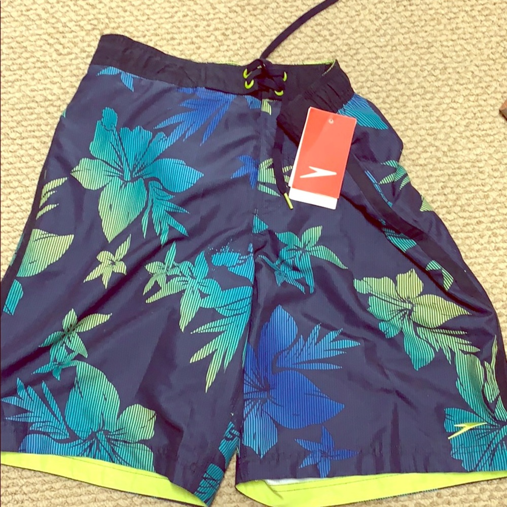New With Tags Speedo Board Shorts/Swimsuit Men’s M